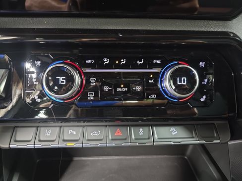 New 2026 GMC Sierra 3500 AT4 w/ Technology Package AWD/4WD image 20