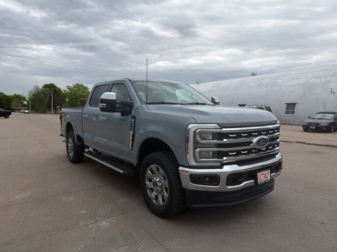 Used 2026 Ford F250 Lariat w/ Chrome Package AWD/4WD image 2