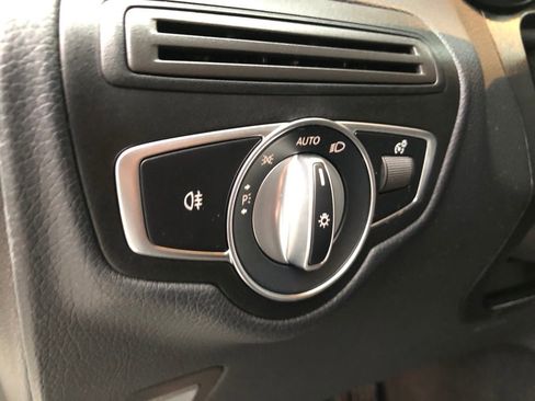 Used 2022 Mercedes-Benz GLC 300 4MATIC w/ Driver Assistance Package image 14