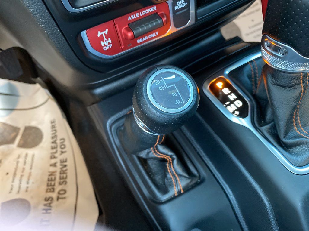 Used 2022 Jeep Gladiator Mojave w/ LED Lighting Group AWD/4WD image 32