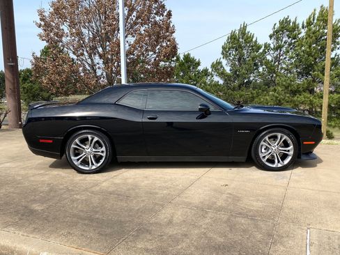 Used 2022 Dodge Challenger R/T image 7