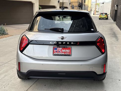 Certified 2025 MINI Cooper S image 4