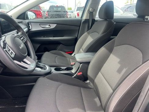 Used 2022 Kia Forte LXS FWD image 14