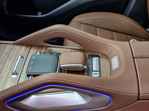 New 2026 Mercedes-Benz GLS 450 4MATIC image 16