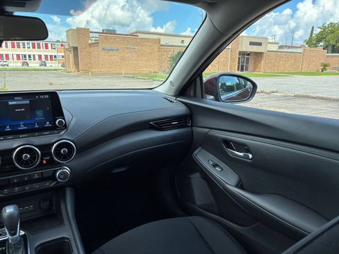 Used 2025 Nissan Sentra SV FWD image 28