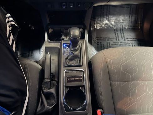 Used 2019 Toyota Tacoma TRD Off-Road image 29