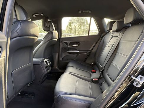 Used 2024 Mercedes-Benz GLC 300 w/ Winter Package image 18
