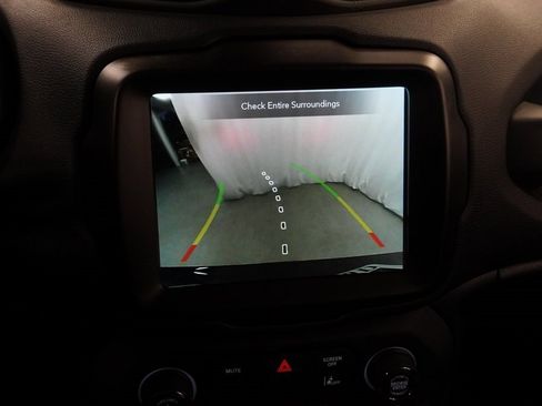 Certified 2023 Jeep Renegade Latitude image 28