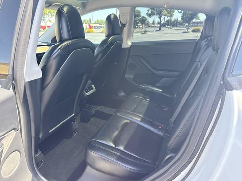 Used 2020 Tesla Model Y Long Range AWD/4WD image 23