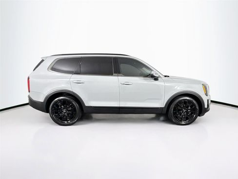 Used 2022 Kia Telluride EX w/ EX Premium Package image 11