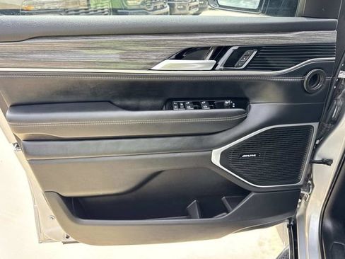 Used 2024 Jeep Wagoneer L Series II w/ Flexible Seating Group image 23