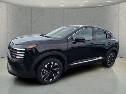 Certified 2025 Nissan Kicks SR FWD image 1