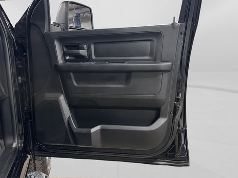 Used 2024 RAM 2500 Tradesman w/ Chrome Appearance Group image 39