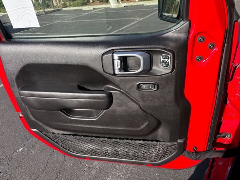 Used 2025 Jeep Wrangler Unlimited Sport AWD/4WD image 15