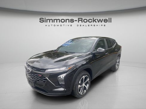 Used 2024 Chevrolet Trax RS w/ Driver Confidence Package FWD image 1