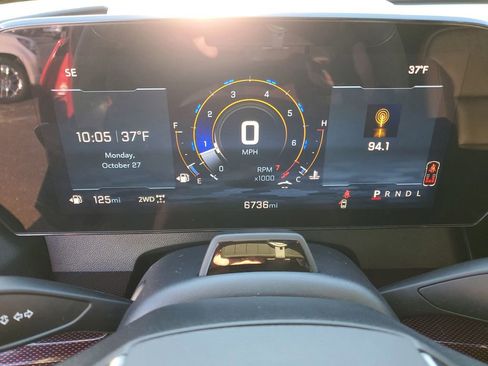 Used 2025 Chevrolet Traverse RS w/ LPO, Floor Liner Package image 10