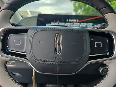 New 2026 Lincoln Navigator L Reserve AWD/4WD image 24