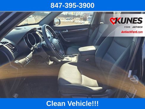 Used 2013 Kia Sorento LX w/ Convenience Pkg image 15