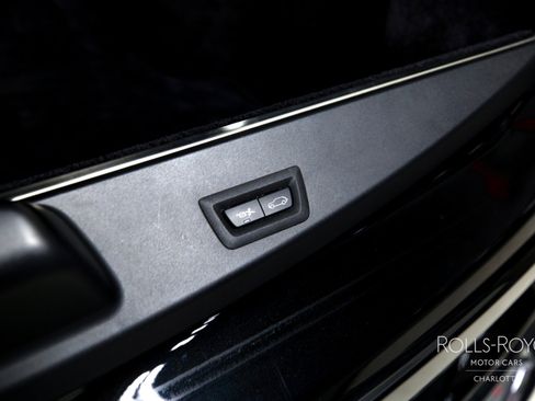 Used 2022 Rolls-Royce Cullinan image 25