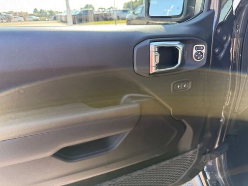 New 2025 Jeep Wrangler Unlimited Rubicon image 10