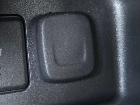 Used 2023 Chevrolet Equinox LT AWD/4WD image 17