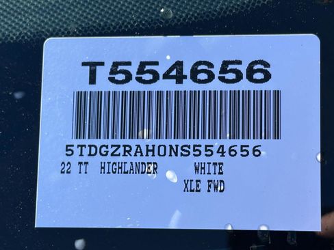 Certified 2022 Toyota Highlander XLE image 61