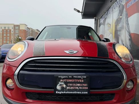 Used 2017 MINI Cooper 4-Door Hardtop image 8