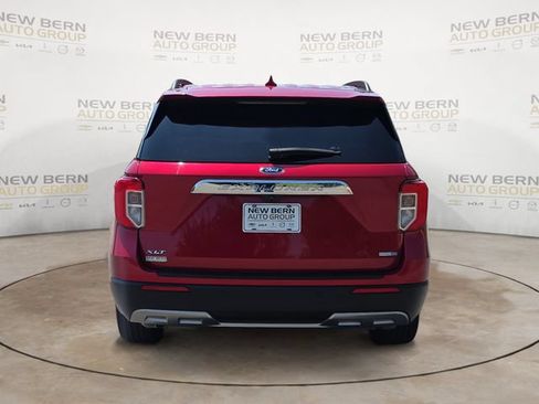 Used 2020 Ford Explorer XLT w/ Equipment Group 202A AWD/4WD image 4