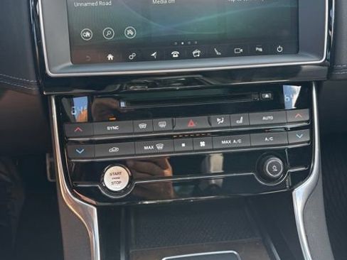 Used 2018 Jaguar XE R-Sport AWD/4WD image 11