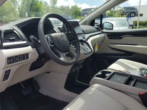 New 2026 Honda Odyssey Touring image 19