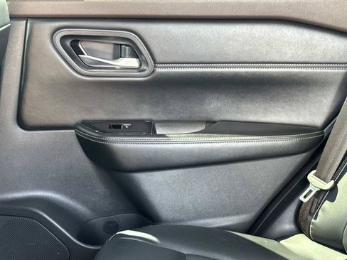 Certified 2023 Nissan Rogue SL w/ SL Premium Package FWD image 16