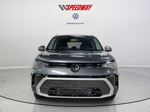 New 2025 Volkswagen Taos SE image 2