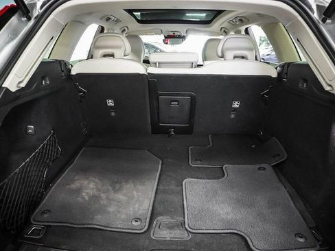 Used 2019 Volvo XC60 T8 Momentum image 21