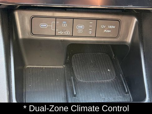 Certified 2025 Hyundai Santa Cruz Limited AWD/4WD image 33