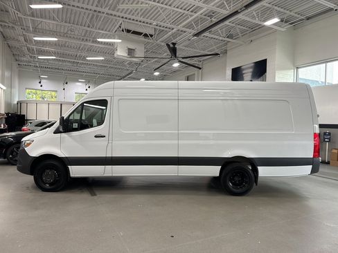 New 2025 Mercedes-Benz Sprinter 3500 image 2