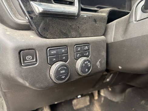 Used 2024 Chevrolet Silverado 1500 LT AWD/4WD image 10
