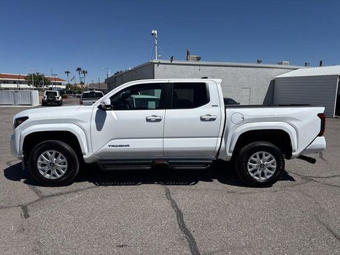Used 2026 Toyota Tacoma SR5 RWD image 4