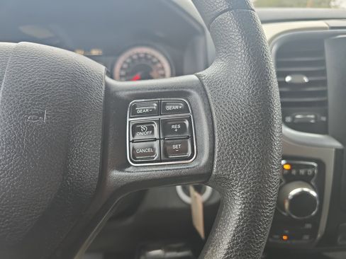 Used 2019 RAM 1500 Classic SLT image 22