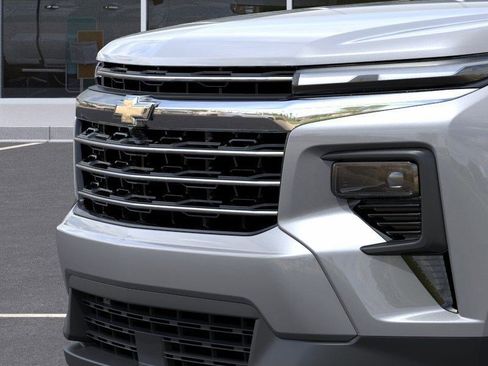 New 2026 Chevrolet Traverse LT w/ Sun and Wheel Package FWD image 18