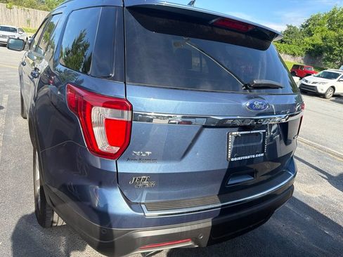 Used 2018 Ford Explorer XLT w/ Equipment Group 201A AWD/4WD image 4