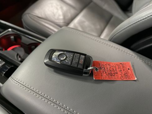 Used 2020 Lincoln Corsair Reserve w/ Equipment Group 201A image 19