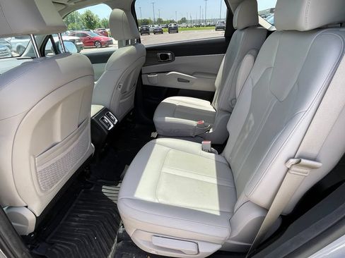 Certified 2023 Kia Sorento EX w/ Panoramic Sunroof Package FWD image 24