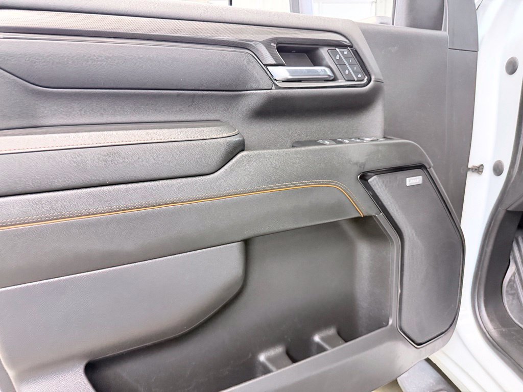 Used 2024 GMC Sierra 2500 AT4 w/ AT4 Premium Plus Package AWD/4WD image 12