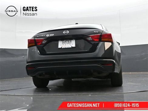 Used 2024 Nissan Altima 2.5 SV image 30