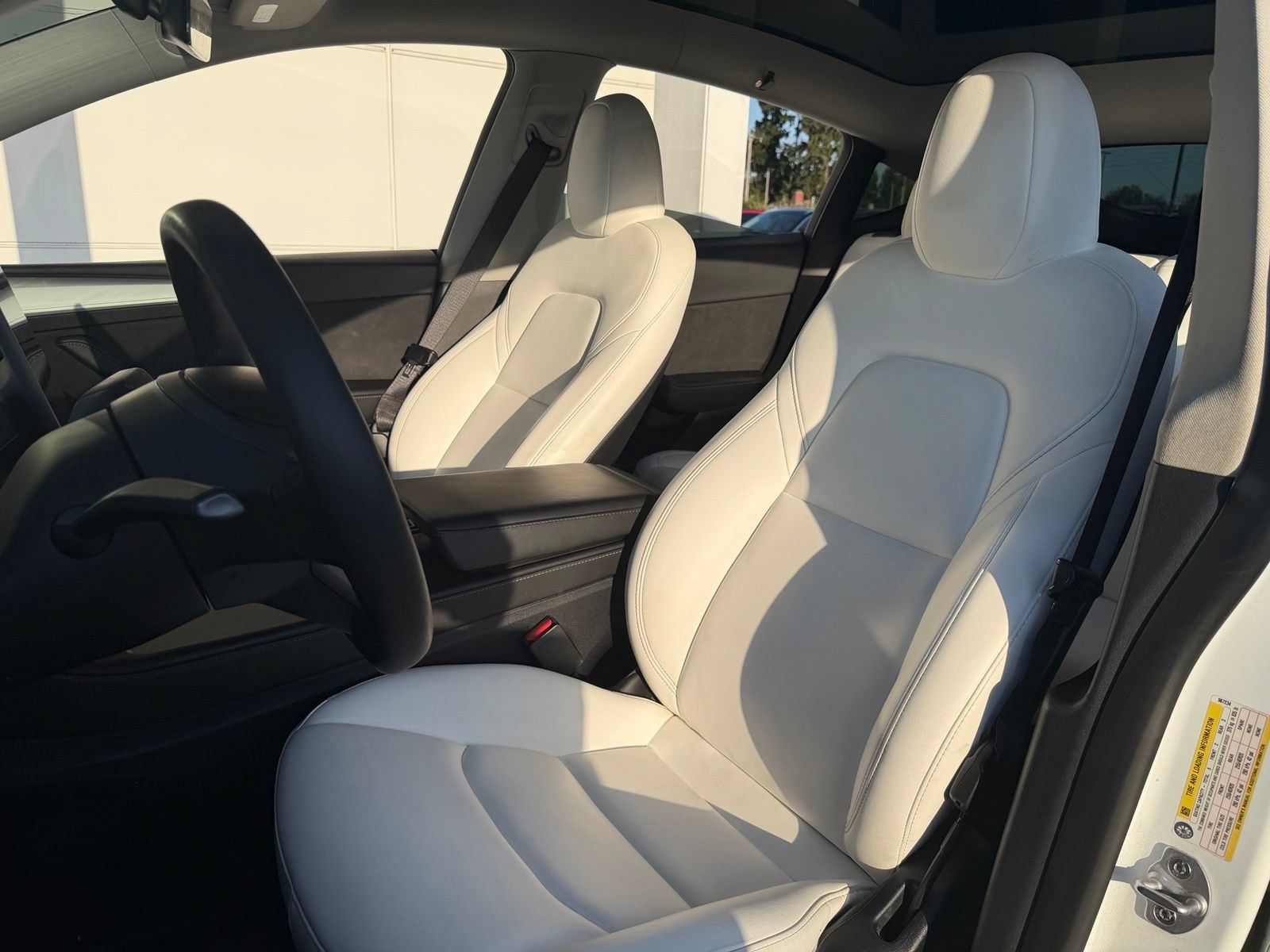 Used 2024 Tesla Model Y Long Range AWD/4WD image 12