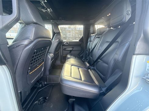 Used 2024 Ford Bronco Badlands image 24