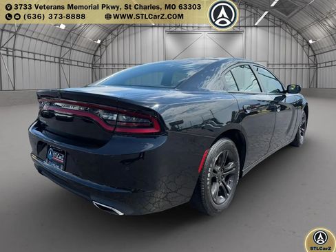 Used 2022 Dodge Charger SXT RWD image 3