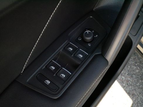 Used 2024 Volkswagen Tiguan SEL R-Line w/ MDO Package, Two-Row AWD/4WD image 18