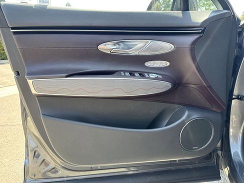 Used 2022 Genesis GV70 2.5T w/ Advanced Package image 21