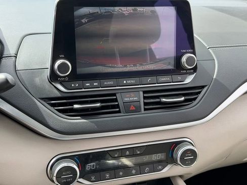 Used 2019 Nissan Altima 2.5 SV FWD image 19